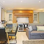 Joivy Modern And Airy Flat On The Historic Royal Mile