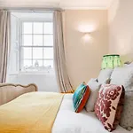 North Castle Street Luxury 3 Bedroom/3 Bathroom