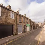 Gloucester Lane - Central Mews Cottage
