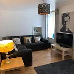 Charming 5-Bed Apartment In Edinburgh