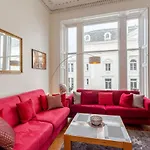 2 Bedroom Flat in Central Edinburgh