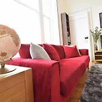 2 Bedroom Flat in Central Edinburgh