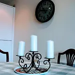 Modern Apartment In Edinburgh