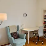 Central And Inviting 2 Bedroom Apartment Perfect For Festival