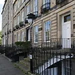 Grand New Town 2 Bedroom In Central Edinburgh