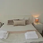 Spacious 3 Bedroom Flat In The City Centre