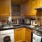 Newly Refurbed Home With Free Parking