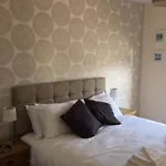 Modern Apartment In Edinburgh