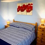 Welcoming And Homely 2 Bed In Central Location