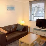 Welcoming And Homely 2 Bed In Central Location