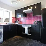 Ideal Central Edinburgh Location With Free On-Site Private Parking