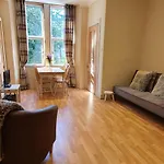 1 Bedroom Apartment in Central Edinburgh Sleeps 2