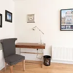 Shandwick Apartment - Edinburgh City Centre - Sleeps 2