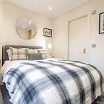Luxury Royal Mile Apartment By The Castle - Sleeps 4
