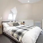 Luxury Royal Mile Apartment By The Castle - Sleeps 4