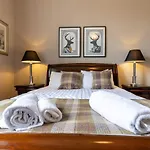 Edinburgh Castle Suite - The Edinburgh Address