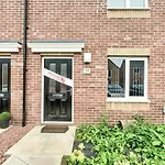 Guestready - Serene 2Br Home W Yard & Parking - Sleeps Up To 6
