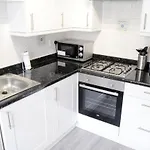 Peaceful And Quiet Apartment In A Bustling City