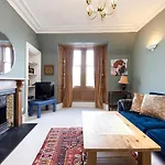 Joivy Old Town 1-Bed Apartment With Stunning Views