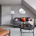 Altido Gorgeous Flat Overlooking Edinburgh Castle