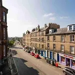 Cosy 2 Bedroom Flat In Edinburgh