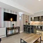 Ultra Modern, West End Village, Refurbished 1 Bed