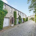 Edinburgh Mews Apartment