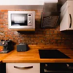 Superb Luxury Quality Central Apartment On Canal