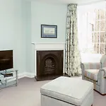 Gorgeous Central Edinburgh 3-Bedroom Apartment