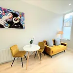 Chic, Newly Reno\'D 1 Bed Open Plan, Nr The Meadows