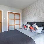 Amazing Apartments - Hopetoun Street Near The Playhouse