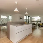 Altido Airy 3-Bed Apt Near Royal Botanic Garden