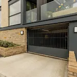 Altido Airy 3-Bed Apt Near Royal Botanic Garden