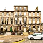 Beautiful City Centre Georgian 4 Bed Townhouse With Private Garden