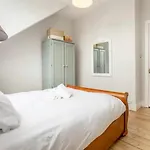 Modern, Bright & Spacious 3 Bedroom Apartment In The Heart Of The City Centre - Double Beds - Sleeps Up To 6 Guests