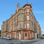 Private Ground Floor Main Door Entrance - Spacious 2 Bedroom Property - The Shore, Leith