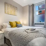 Private Ground Floor Main Door Entrance - Spacious 2 Bedroom Property - The Shore, Leith