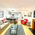 Prime Edinburgh New Town. Newly Reno\'D Cosy Nest