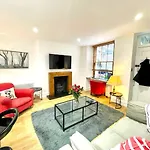 Prime Edinburgh New Town. Newly Reno\'D Cosy Nest
