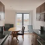 Stunning Waterfront Western Harbour Apartment