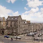 St James Quarter 2 Bed Apartment