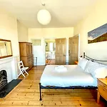 Incredible St Andrew\'S Sq - 2 Bed In The Sky