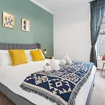 Cozy With Character Lovely Central Apartment