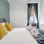 Cozy With Character Lovely Central Apartment
