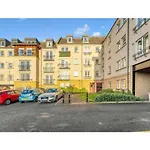 Edinburgh City Centre - Powderhall Modern Spacious 2 Bedroom Apartment With Free Parking