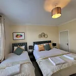 4 Bedrooms Apartment By Sensational Stay Short Lets & Serviced Accommodation