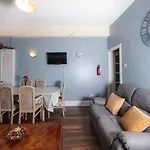 Super Central 4Bedroom Apartment At The Meadows