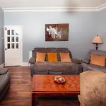 Super Central 4Bedroom Apartment At The Meadows
