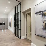 Luxury Georgian City Retreat By Sovo Apartments