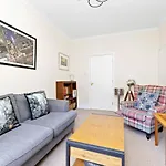 Joivy Modern Flat On Rose Street
